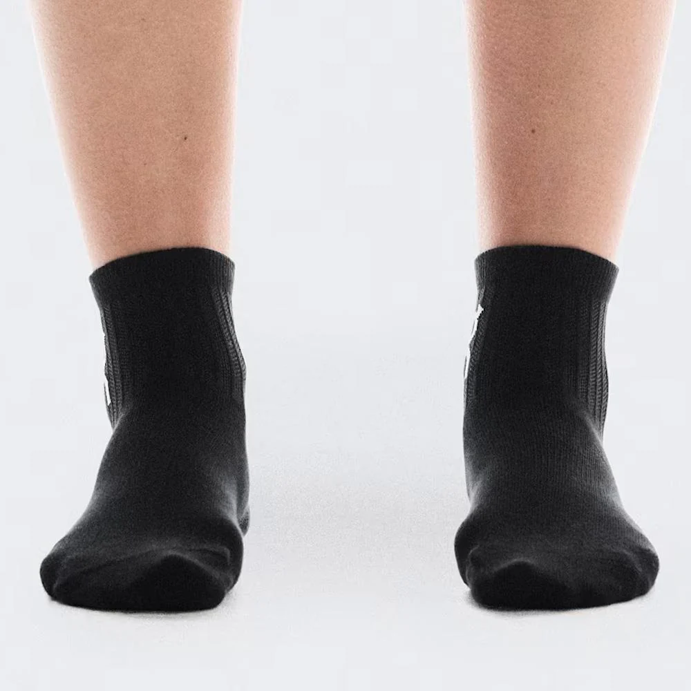 On Logo Mid 3 Pack Socks - Black - Image 3