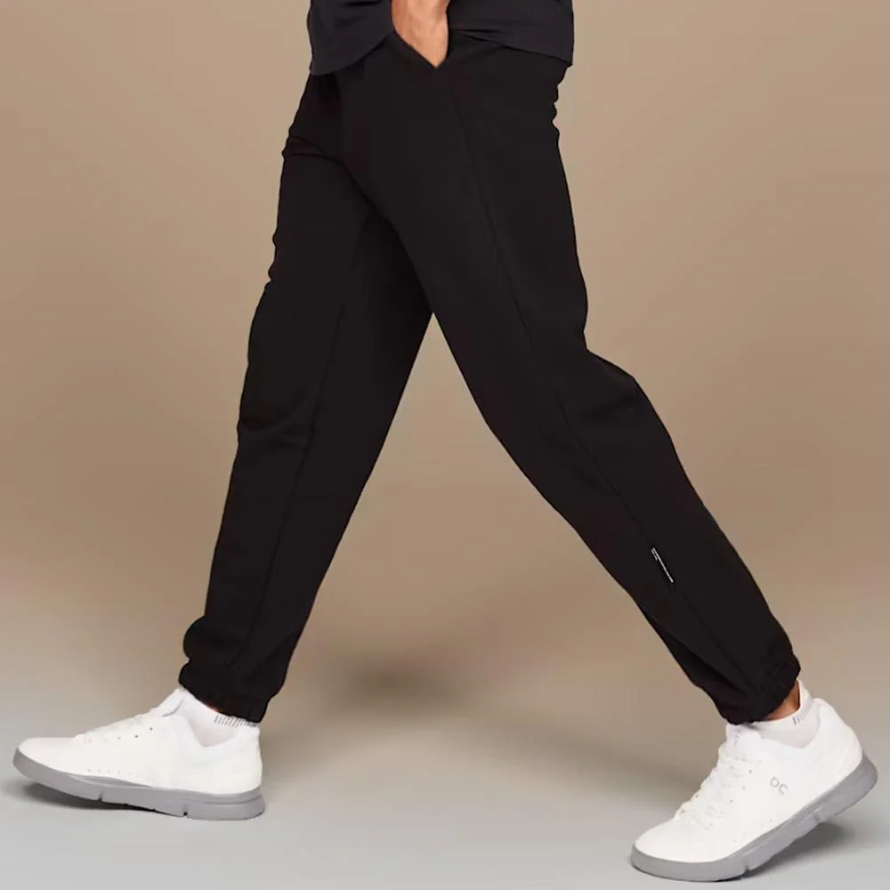 On Men's Club Pant - Black - Image 4