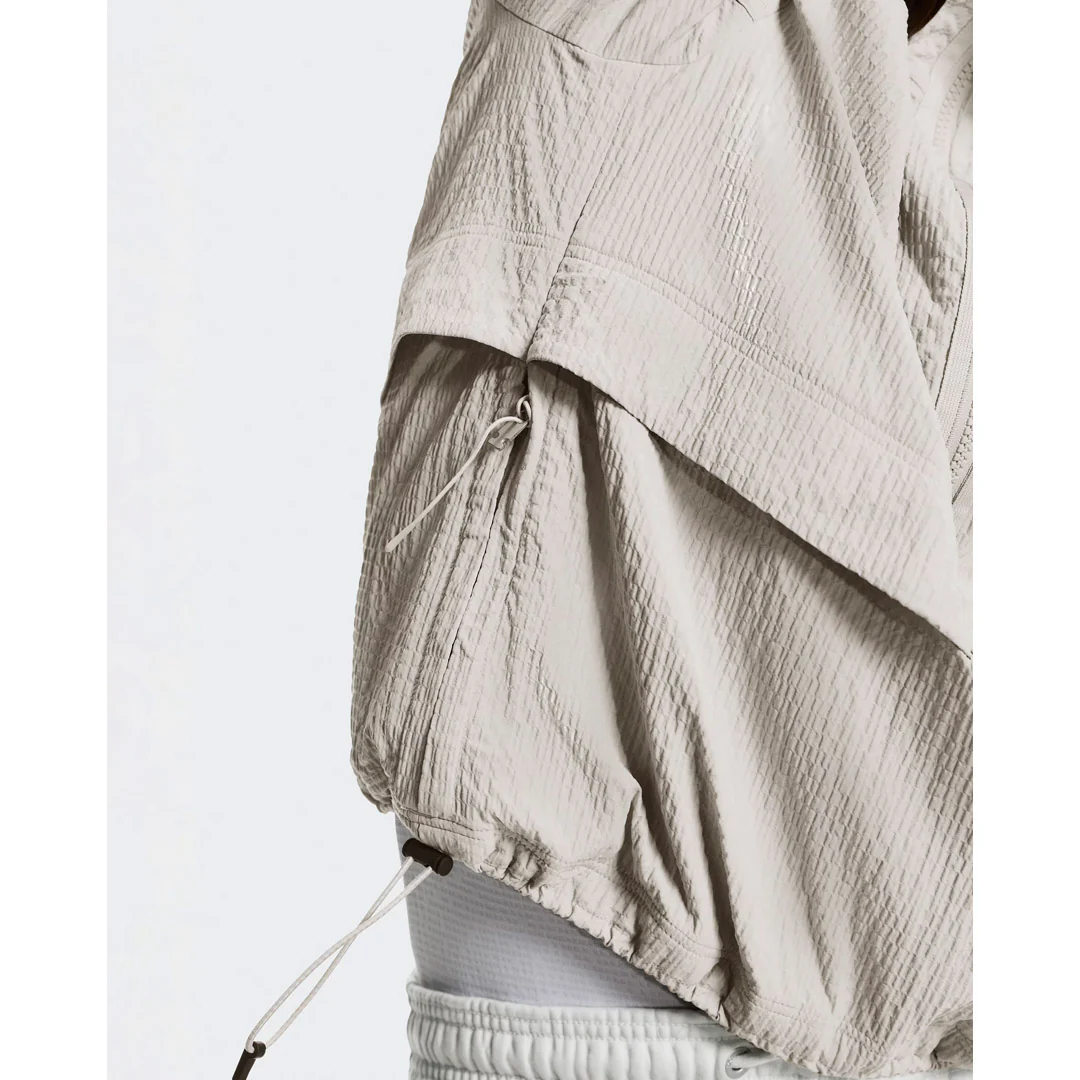 On Women's Courtside Eaze 1/2 Zip Jacket - Beige - Image 6